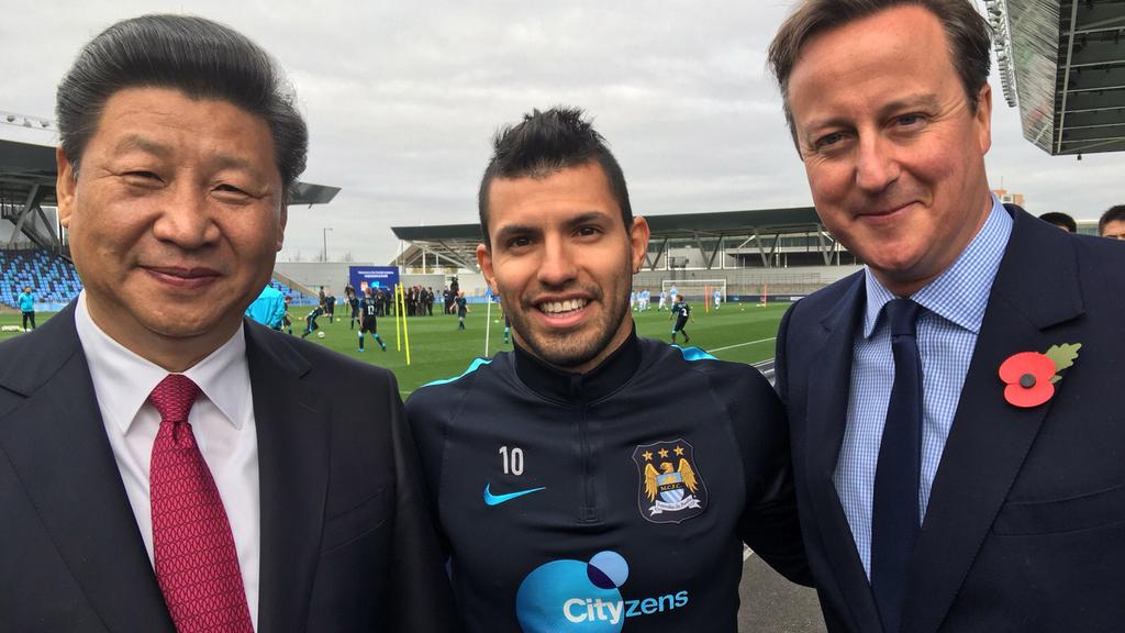 Xi Jinping and David Cameron enjoy football