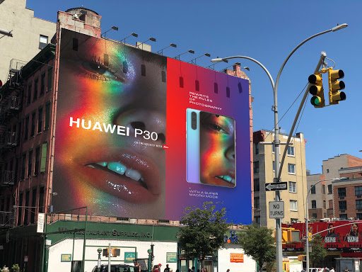 HUAWEI Billboard 