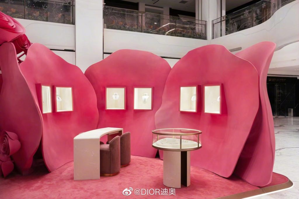 How To Woo Big Spenders? LV, Chanel, And Dior Open VIP Salons At SKP  Beijing