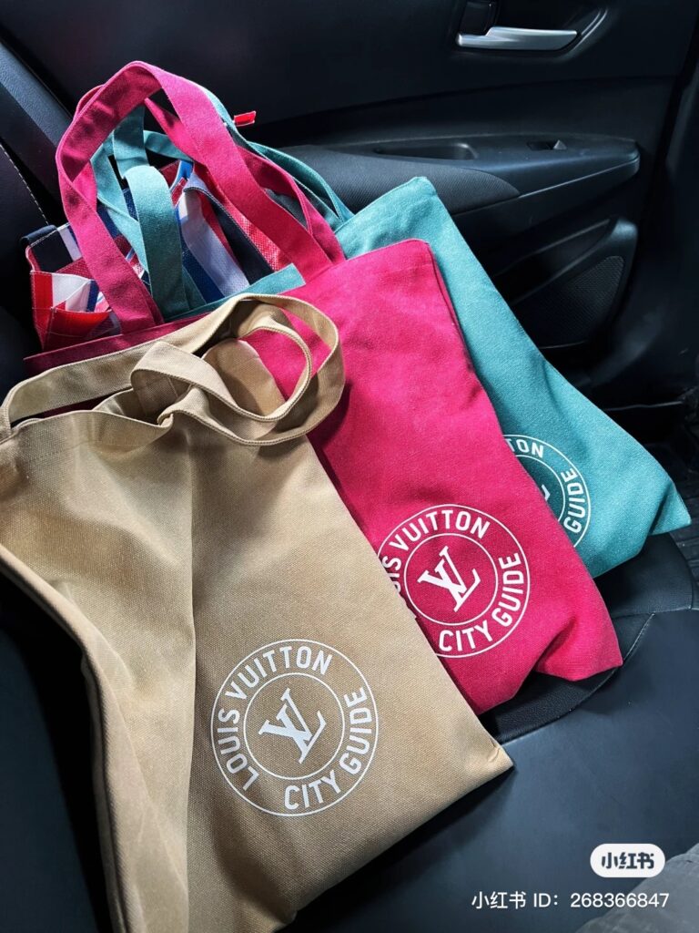 lv city guide tote bag