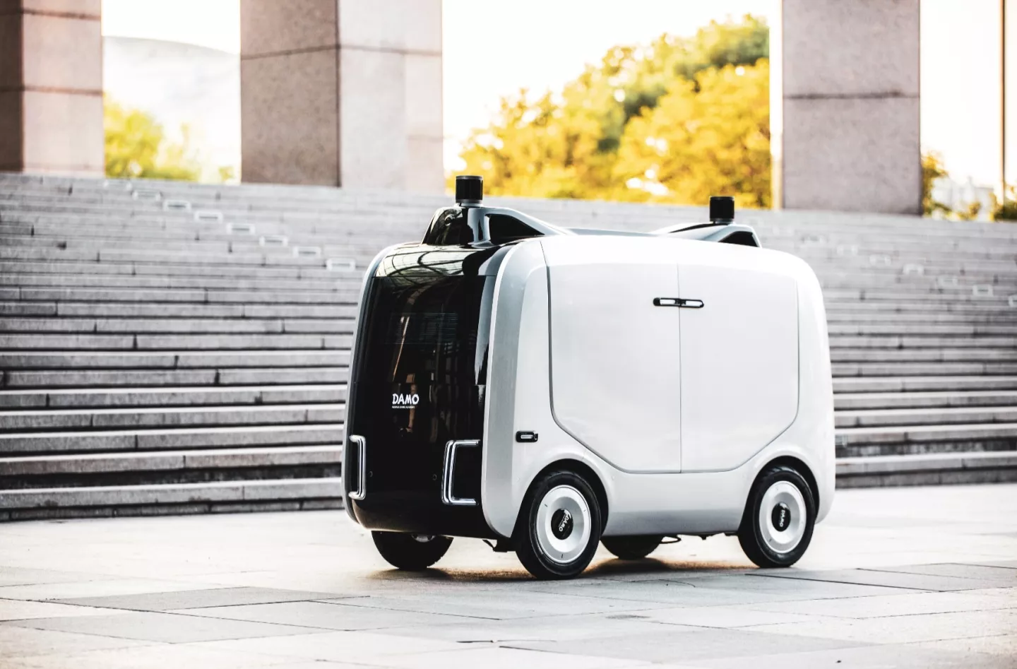 Alibaba Cloud releases logistics robot