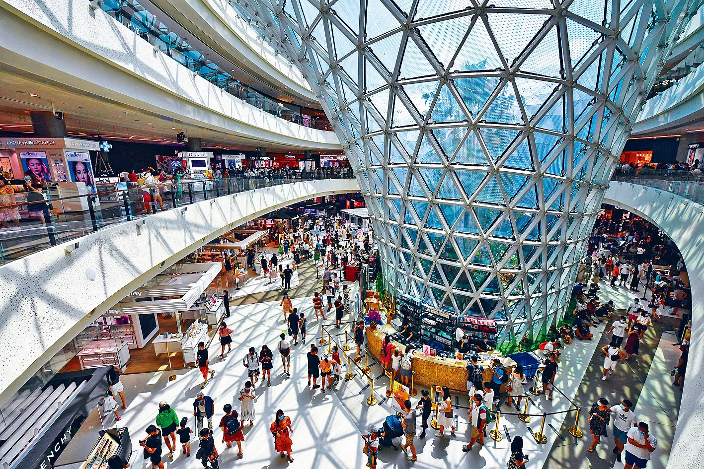 Hainan become duty-free haven. Credit: Stheadline