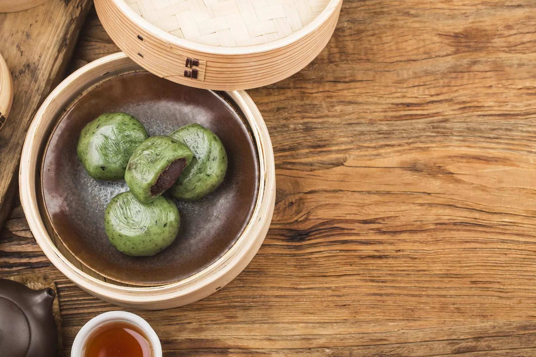 Qingtuan Tomb-Sweeping delicacy. Credit: Adobe Stock