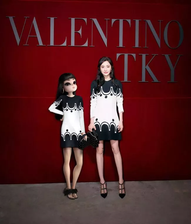 Valentino fashion show with virtual KOL