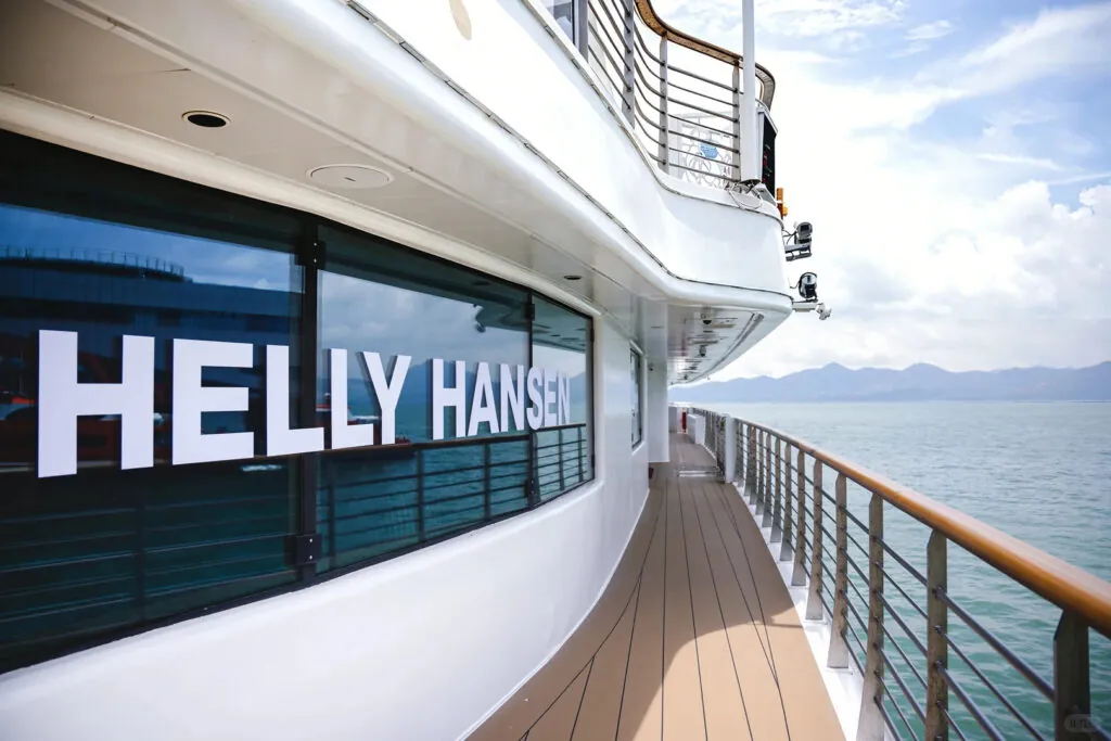 helly hansen alive camp